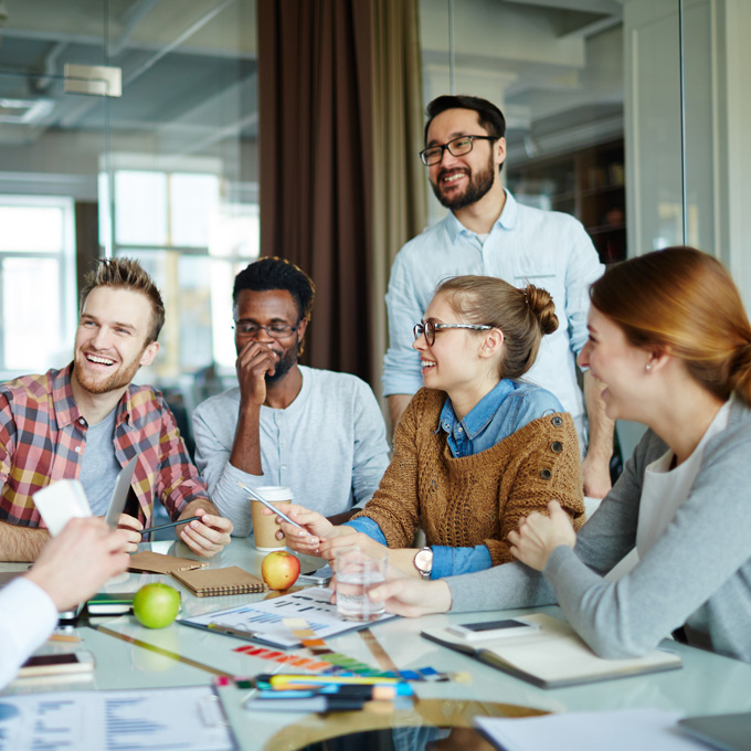 employees-laughing-together